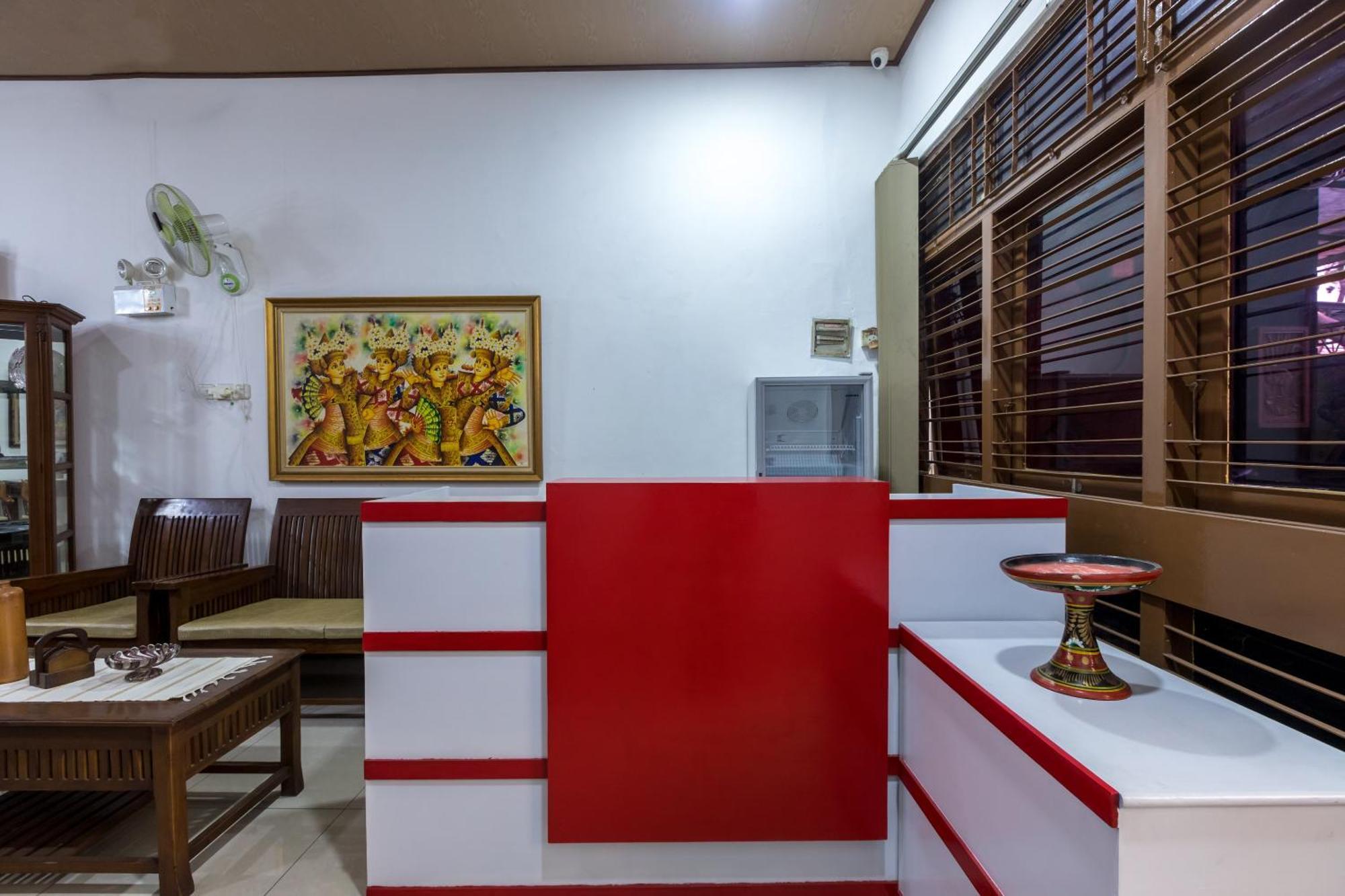 Oyo 1082 Kost Arie 1 Hotel Jakarta Buitenkant foto